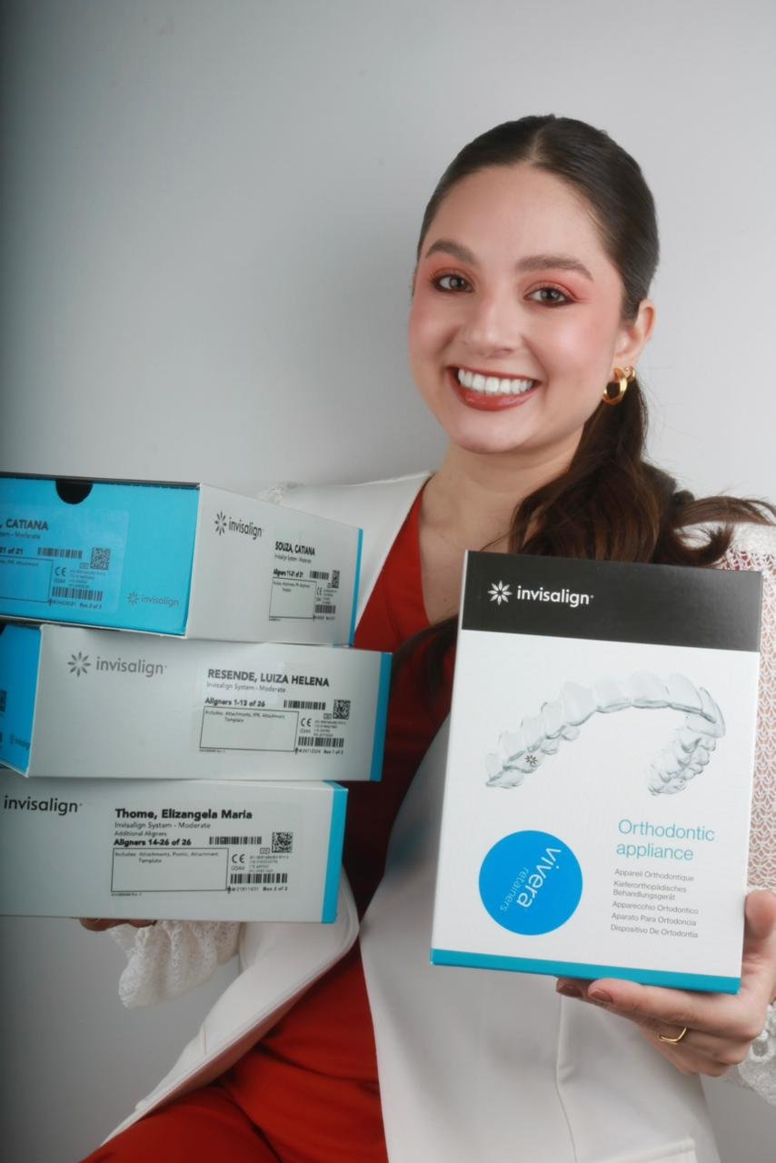 Dra. Giovanna com Invisalign
